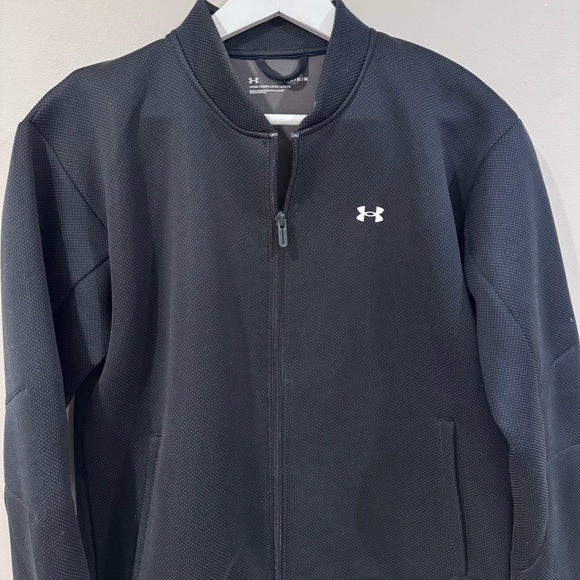 Under Armour Jackets & Blazers - Under Armour woman’s Black Bomber Jacket
